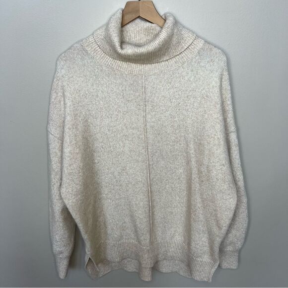 H&M Turtleneck Sweater Chunky Knit Oversized Beige Oatmeal Cream Size Medium - Picture 2 of 10